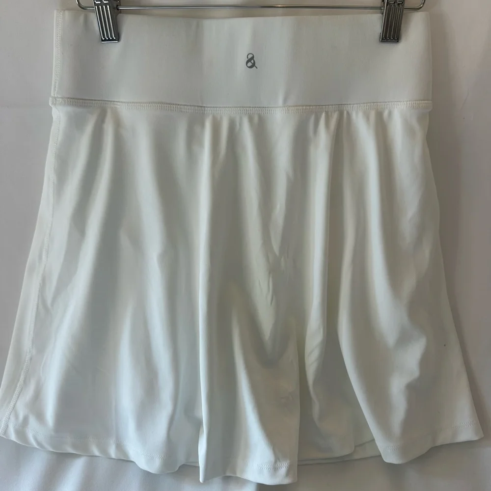 Lou & Grey White Athletic Skort with Navy and Green Stripe
